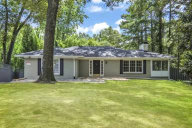 Main picture of 2925 Arden Rd NW