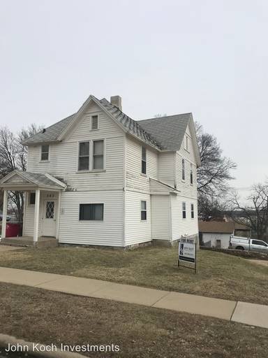 Main picture of 302 N Spring Ave