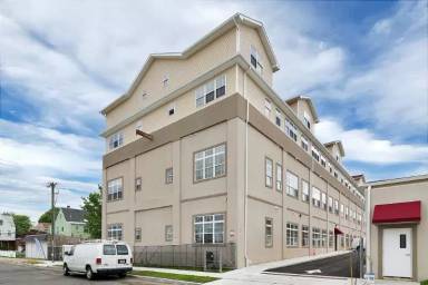 Main picture of 2 John St