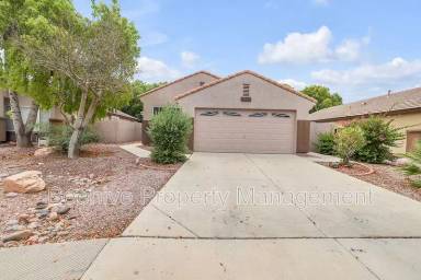 Main picture of 5741 E Glade Ave