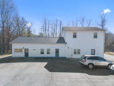 Main picture of 11241 Franklin St