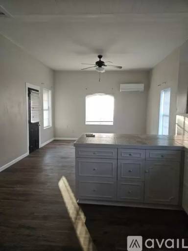 Main picture of 318 N Chestnut St