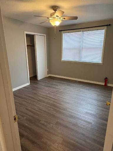 Main picture of 211 W 5th St