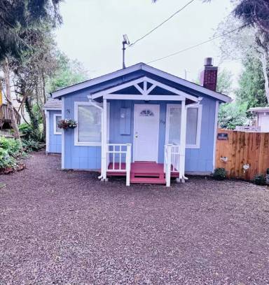 Main picture of 719 SE Reef Ave