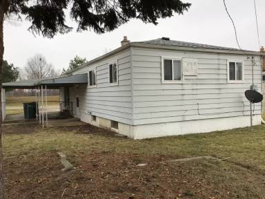 Main picture of 2458 River Dr