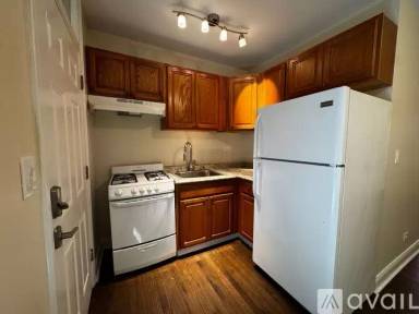 Main picture of 1381 W Greenleaf Ave