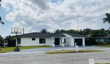 Main picture of 1320 SW 126th Pl