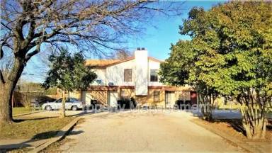 Main picture of 506 Esther Cir