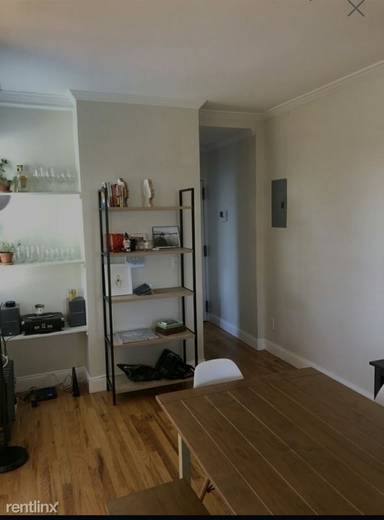 Main picture of 620 E 6th St