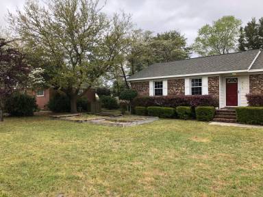 Main picture of 413 N Crestwood Dr