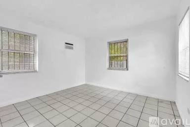 Main picture of 252 NE 77th St