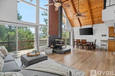 Main picture of 357 Pioneer Rd