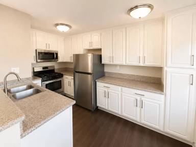 Main picture of 721 W 30th St