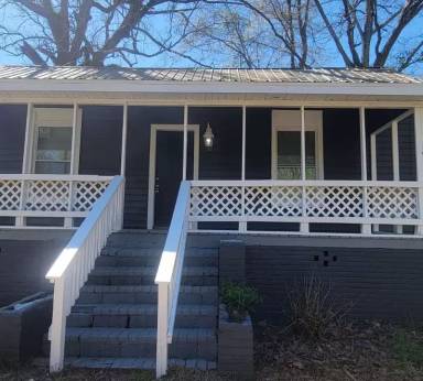 Main picture of 810 Monroe St