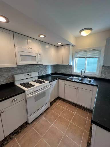 Main picture of 122 Genesee St