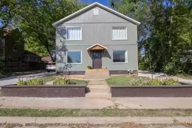 Main picture of 620 S 2nd St