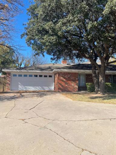 Main picture of 6310 Quaker Ave