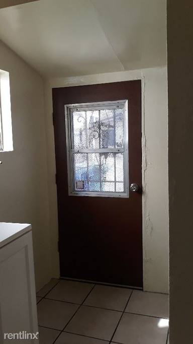 Main picture of 5921 Hooper Ave