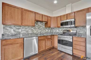 Main picture of 232 Glenn Abbey Pl