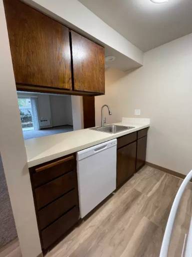 Main picture of 2715 W Euclid Ave