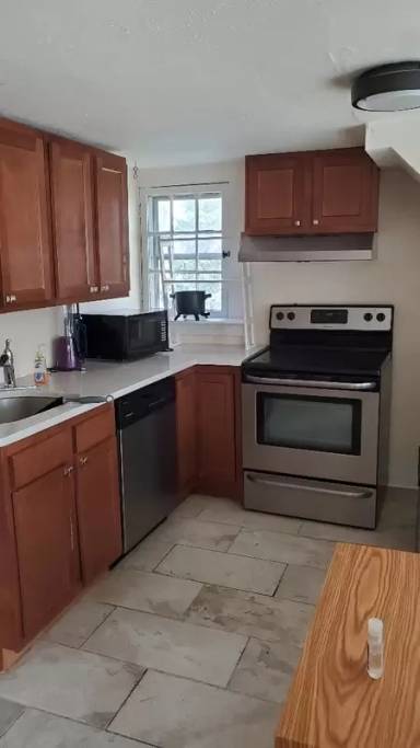 Main picture of 1113 E Genesee St