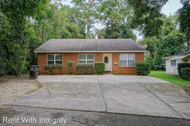 Main picture of 213 Fleming St