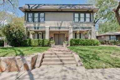 Main picture of 5803 Tremont St