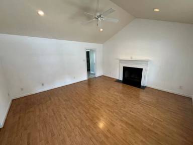 Main picture of 2124 Tanglewood Rd