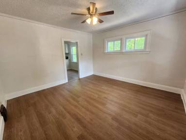 Main picture of 12905 Watterson Ave