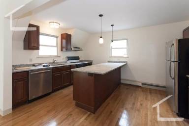Main picture of 171 Cambridge St