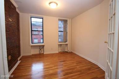 Main picture of 118 Macdougal St