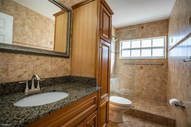 Main picture of 83 Gables Blvd