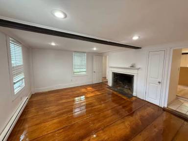 Main picture of 171R Pleasant St