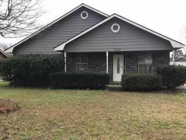 Main picture of 1069 Desert Shield St