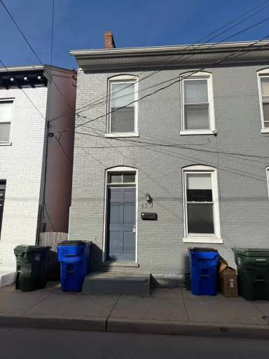 Main picture of 141 S Locust St