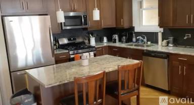Main picture of 2314 N Greenview Ave