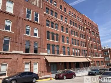 Main picture of 200 Main St