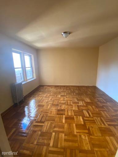 Main picture of 5 W 4th St