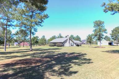 Main picture of 110 Lacey Ln