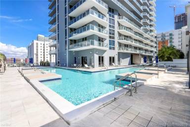Main picture of Brickell Ten
