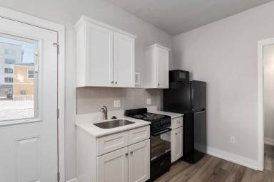 Main picture of 1337 NW 6th Ave
