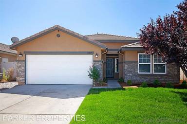 Main picture of 32057 Sand Aster Cir