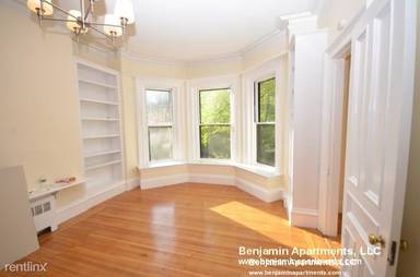 Main picture of 300 Marlborough St