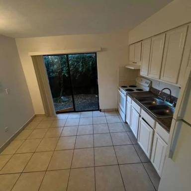 Main picture of 3950 Lora St
