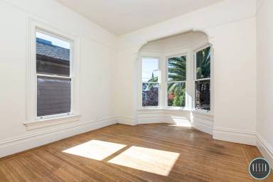 Main picture of 920 Center St