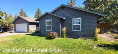 Main picture of 2838 NE Baroness Pl