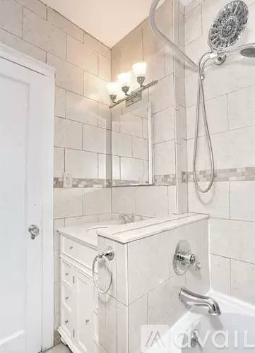 Main picture of 275 Engle St
