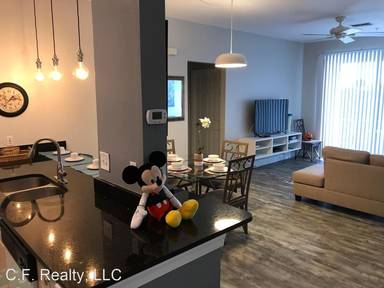 Main picture of 8101 Coconut Palm Way