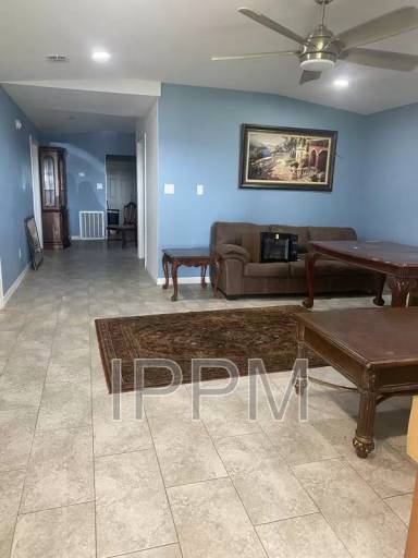 Main picture of 23085 Pacific Ave