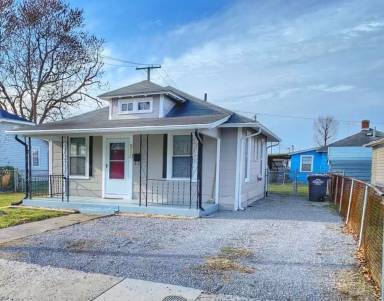 Main picture of 910 Lamont St